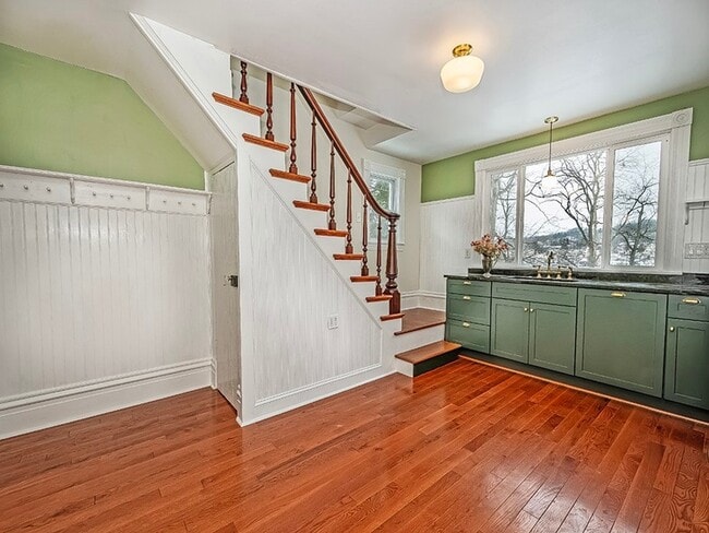 Building Photo - 130 Boroview Ave