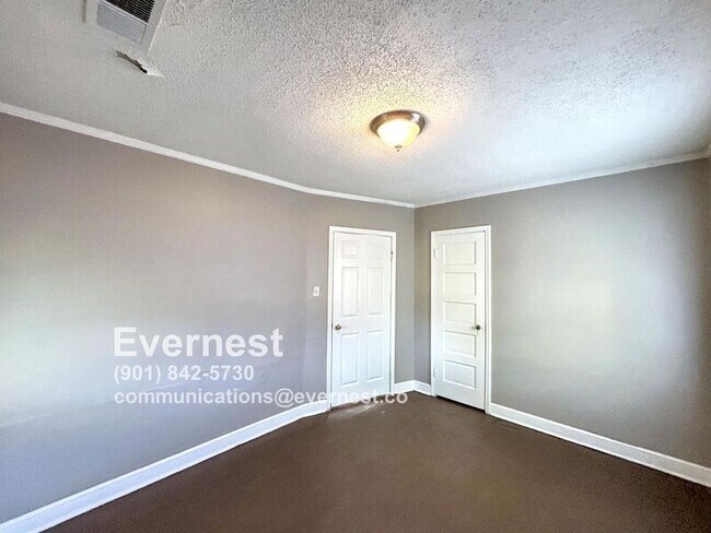 Building Photo - 1507 Wilson St