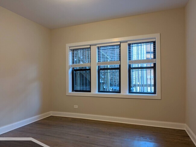 Building Photo - 3407 W Fullerton Ave