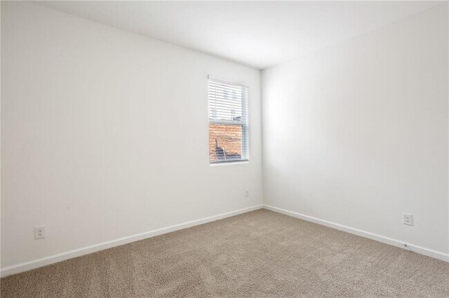 Building Photo - 6072 Knickerbocker St