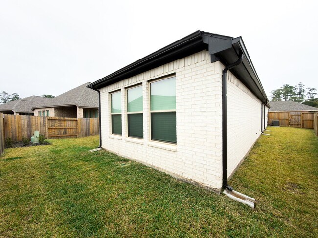 Building Photo - 42504 Rustico Rd