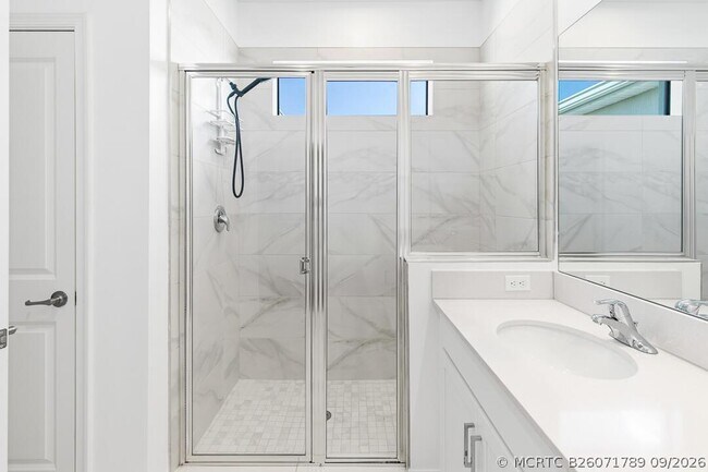 Building Photo - 14131 SW Thorens Dr