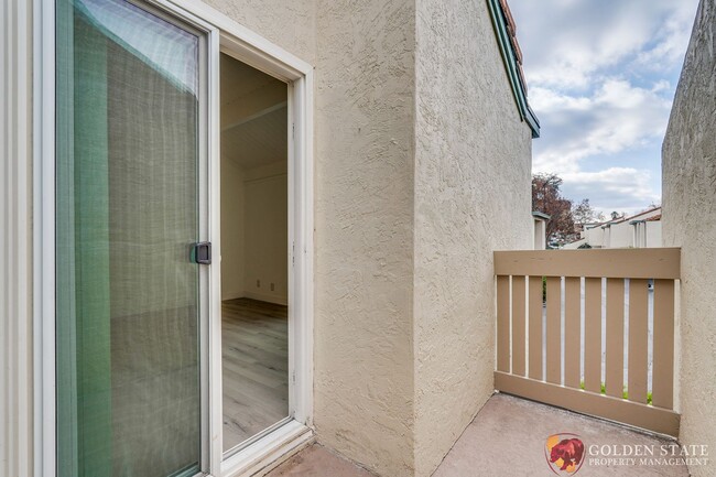 Building Photo - Spacious 2-Bedroom, 2-Bath Townhome in Pri...