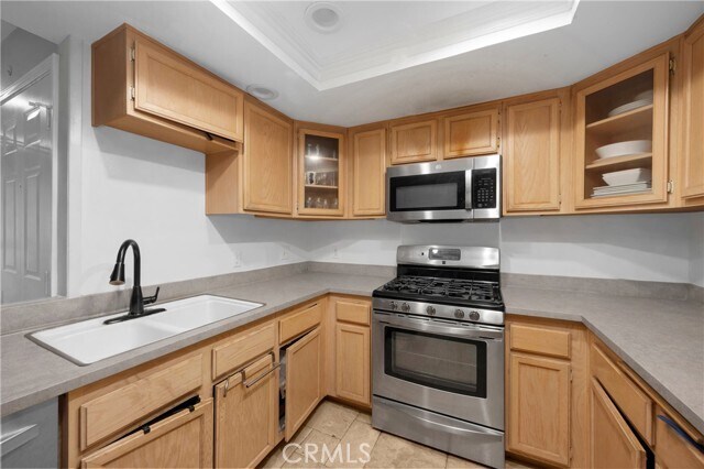 Building Photo - 111 S Lakeview Ave