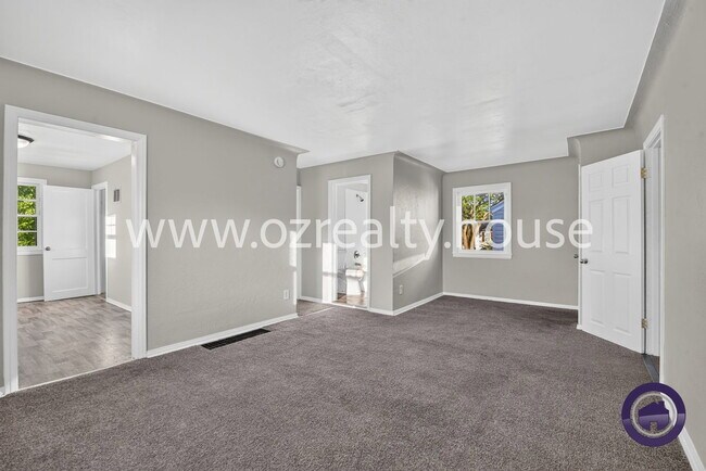 Building Photo - 1263 Crestwood Rd