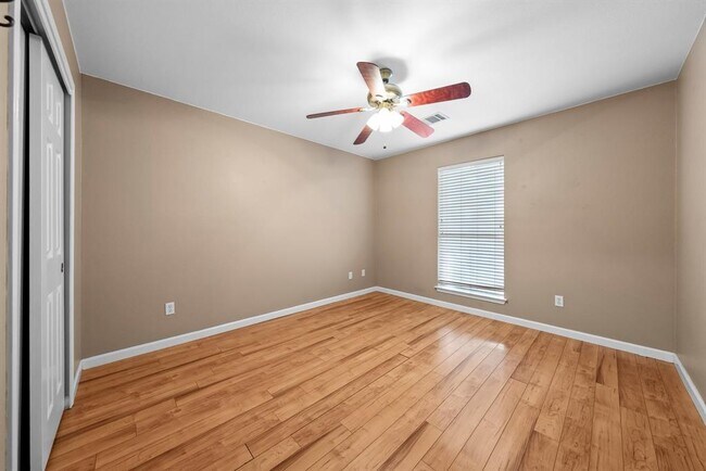 Building Photo - 298 Hogan