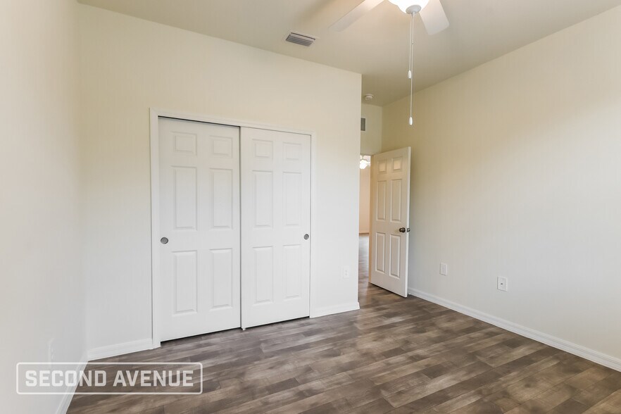 Building Photo - 1493 Oregon Ln