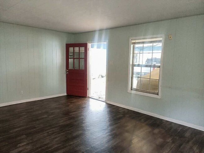 Building Photo - 416 S Ave J