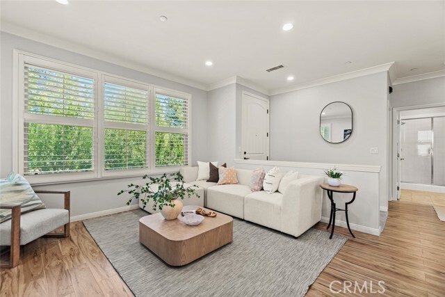 Building Photo - 111 Thornhurst