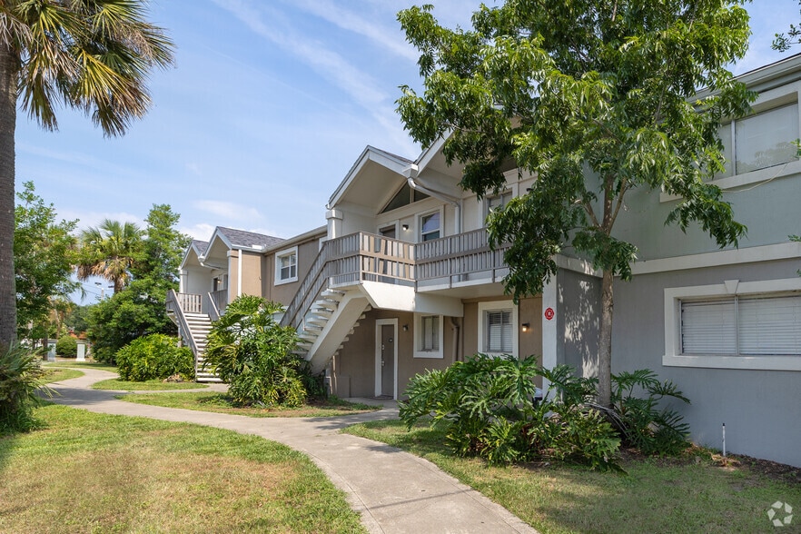 Primary Photo - Cedar Creek Villas