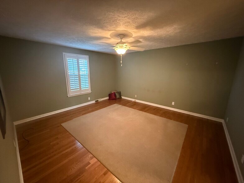 Building Photo - 412 Winwood Dr
