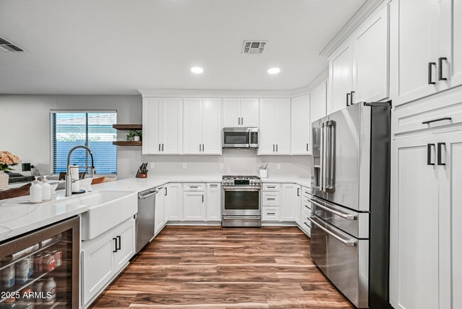 Building Photo - 3156 E Country Shadows St