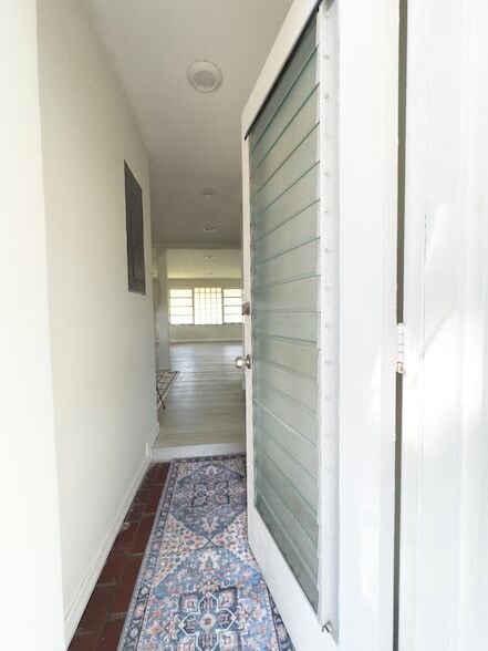 Building Photo - 422 N Broadway