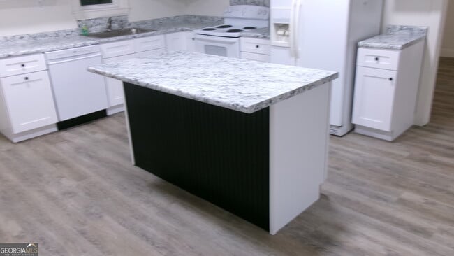 Building Photo - 17827 Hwy 129