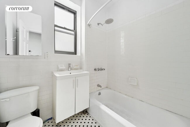 Building Photo - 533 Bergen St