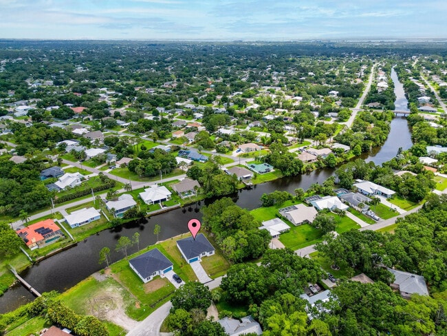 Building Photo - 573 Joy Haven Dr