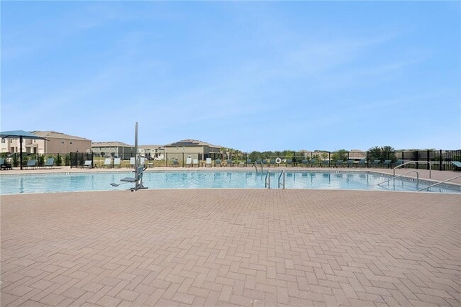 Building Photo - 2076 Monteverde Ave