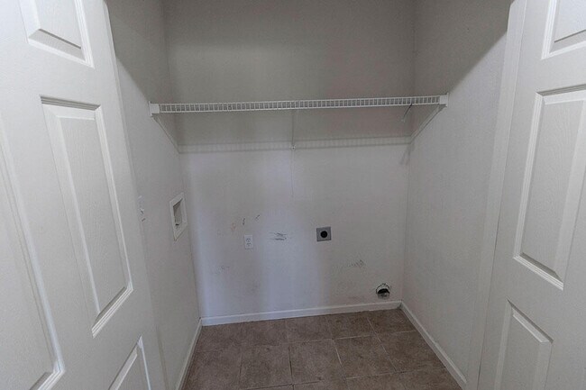 Building Photo - 4016 Snowy Owl Dr