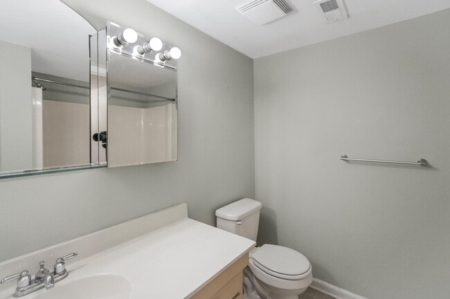 Building Photo - 612 Pine Ridge Pl