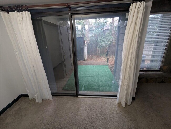 Building Photo - 232 Toweridge Dr SW