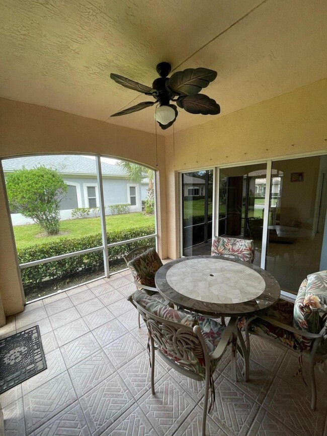 Building Photo - 1833 Pelican Dr
