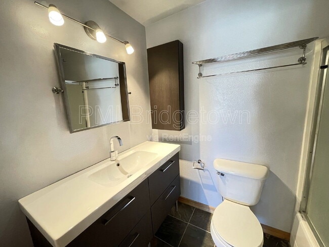 Building Photo - 4704 NE 28th Ave