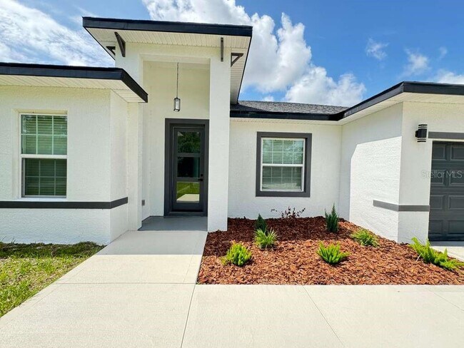 Building Photo - 5998 SW 128th St Rd