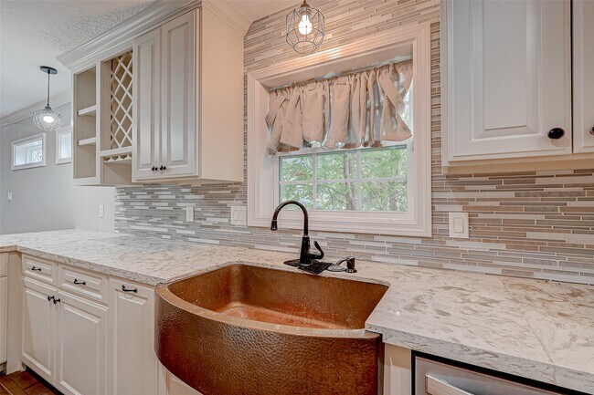 Building Photo - 4623 Birch Cove