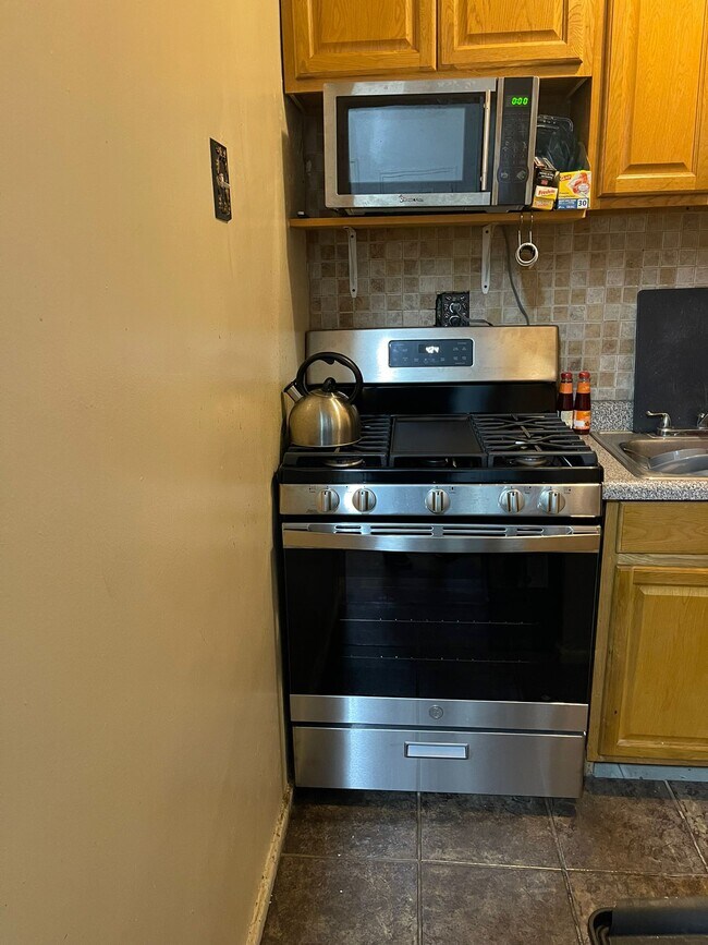 Building Photo - 50 Kenilworth Pl