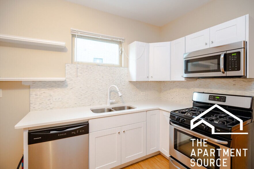 Building Photo - 2447 N Clybourn Ave