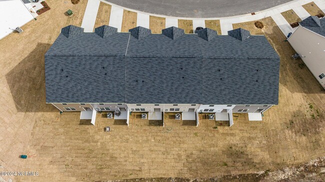 Building Photo - 2305 Gracie Ln