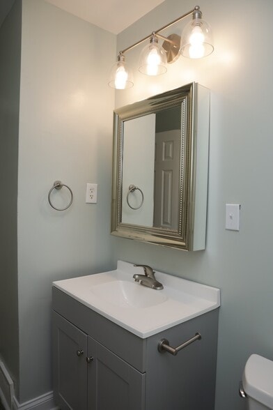 Building Photo - 1708 Walker Ave