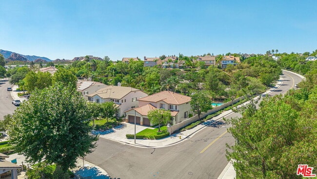 Building Photo - 25755 Hood Way