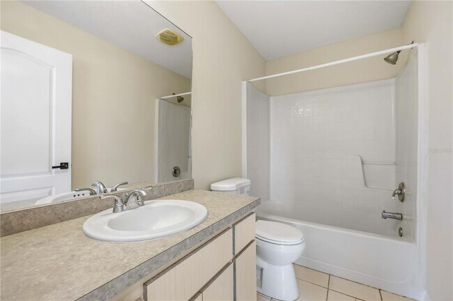Building Photo - 2260 Mistleto Ln