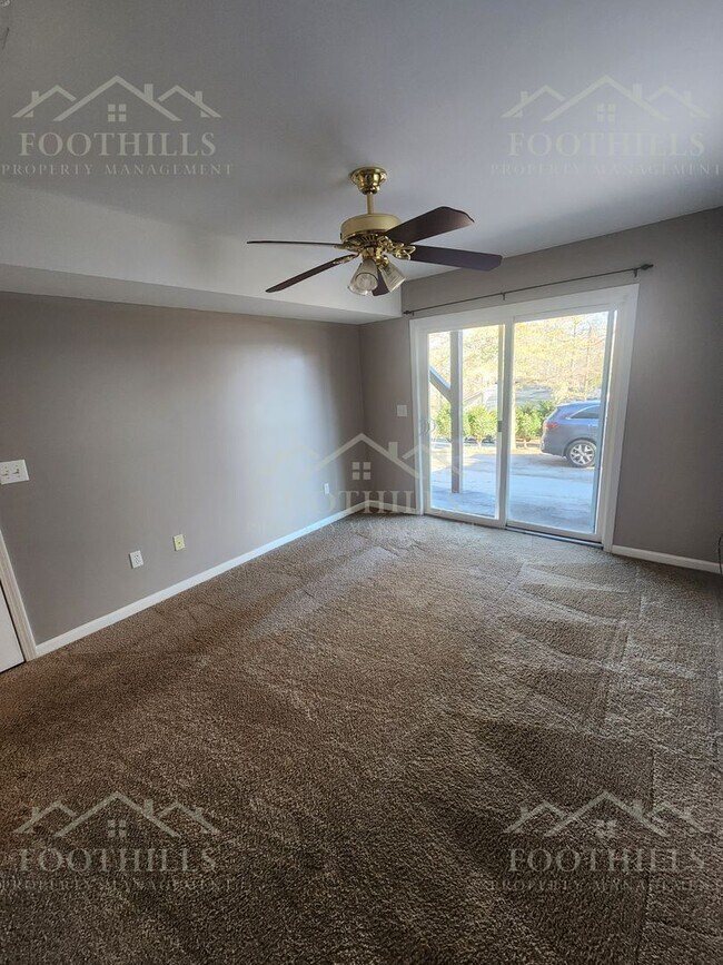 Building Photo - 235 Harbor Dr