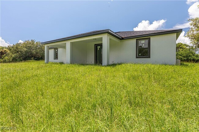 Building Photo - 717 Homestead Rd S