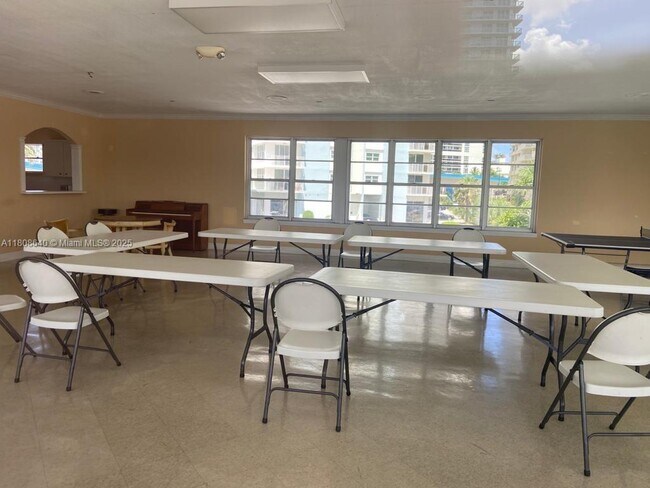 Building Photo - 1801 S Ocean Dr