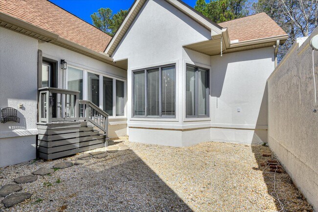 Building Photo - 133 Sweet Gum Ln