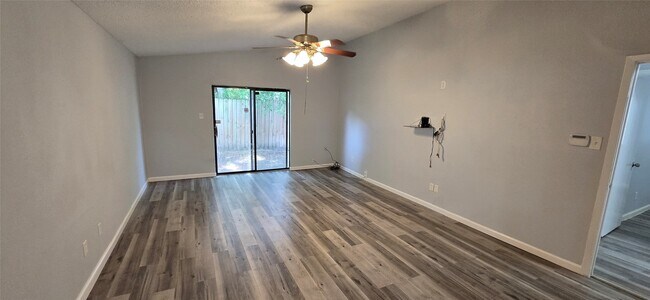Building Photo - 6311 Dawnridge Dr