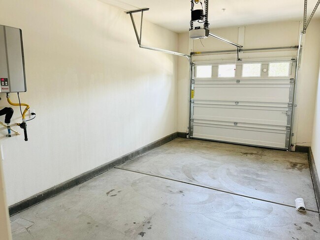 Building Photo - 26338 Valencia Wy