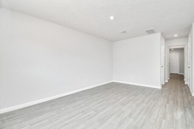 Building Photo - 1361 Rd 5102