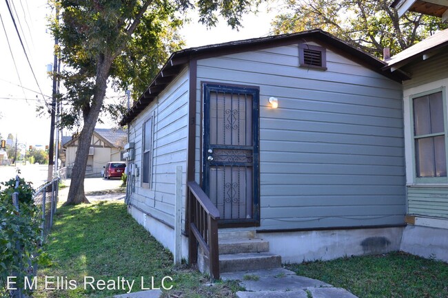 Primary Photo - 1 br, 1 bath House - 902 W Kings Hwy # 3