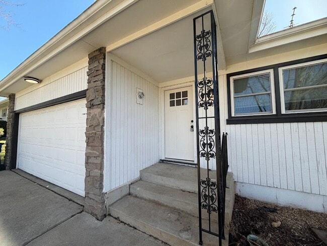 Building Photo - 3 Bedroom Home with Fenced Backyard & Storage Shed