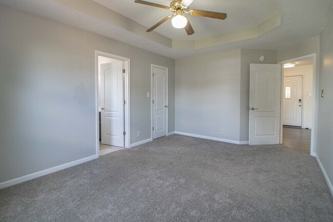 Building Photo - 1325 Meredith Way