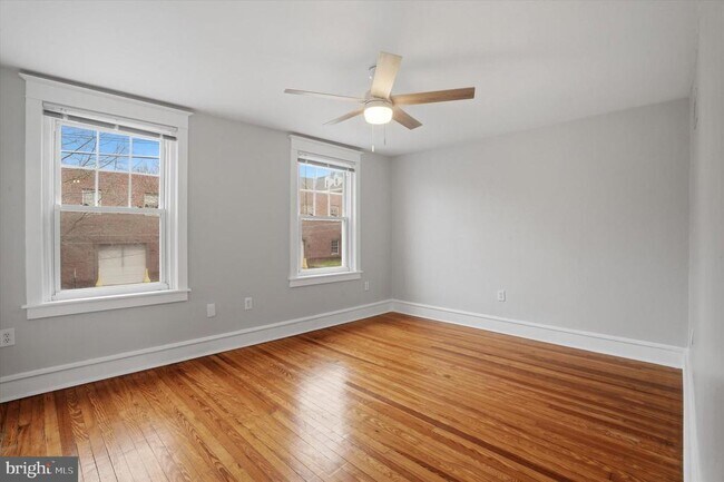 Building Photo - 220 N Orange St