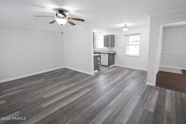 Building Photo - 125 Elmwood Dr