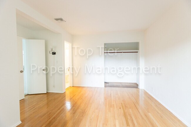 Building Photo - Charming Mid-Century Home | 4BR, 3BA | 2,424 Sq Ft | 8,400 Sq Ft Lot | Prime La Jolla Location**$...