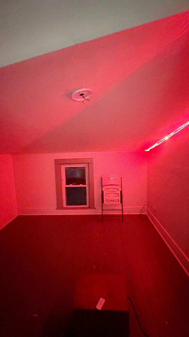 Building Photo - 78 Webster Ave