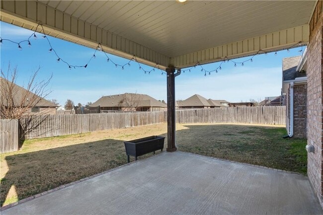 Building Photo - 2007 W Gilligan Ave