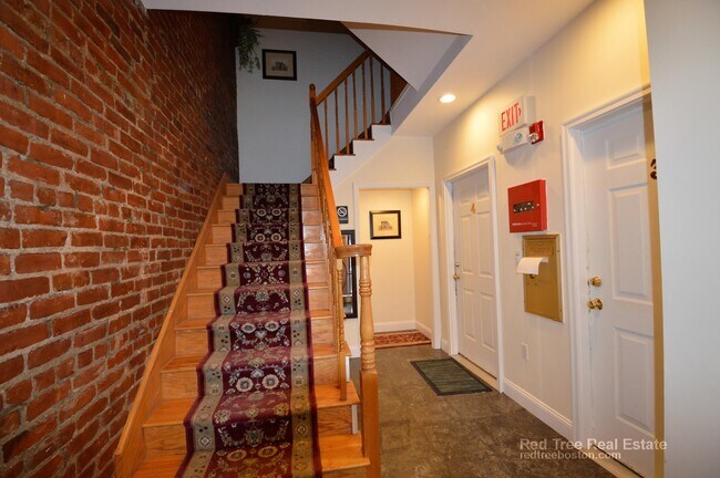 Building Photo - 1801 Beacon St